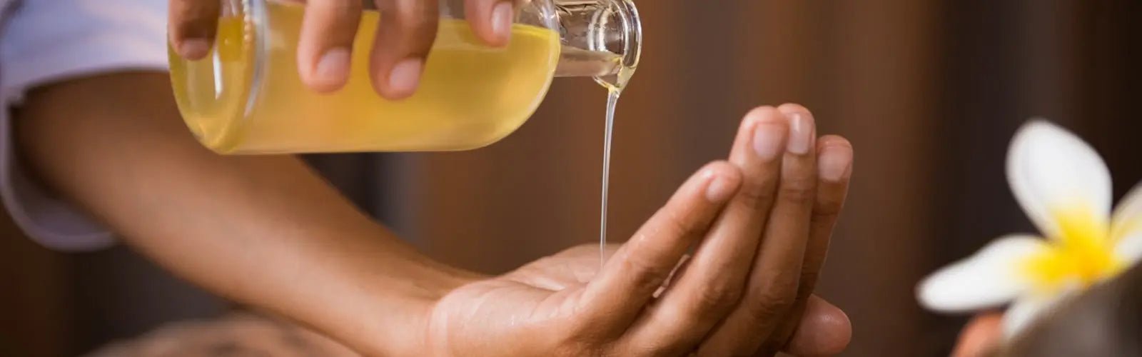 Como Usar los Aceites Vehiculares y los Esenciales en Masaje de Aromaterapia